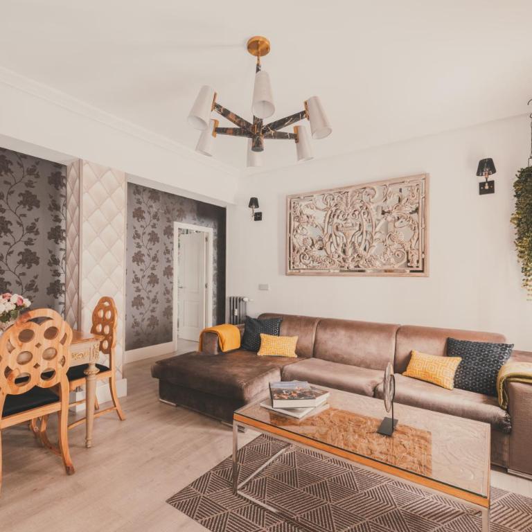City Deluxe Apartment- Alquiler corta duración - Three-Bedroom Apartment - 5