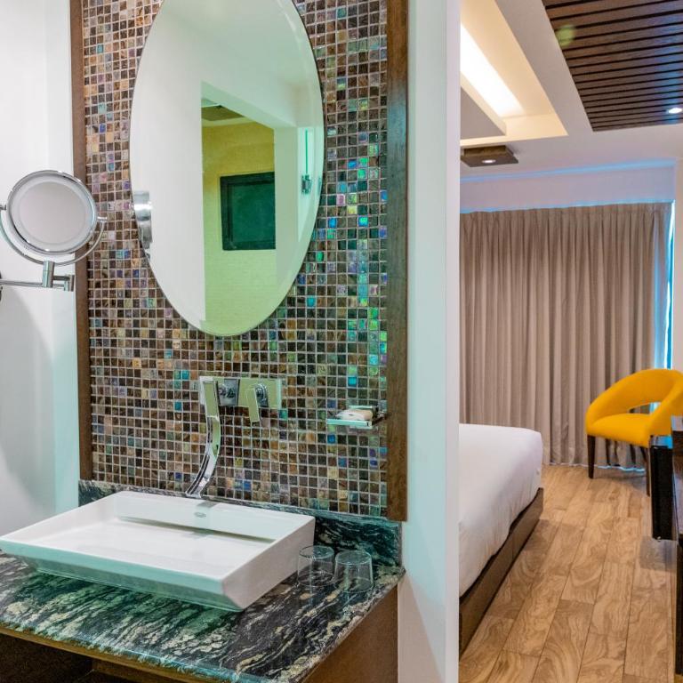 Ame Hotel Boutique & Spa - King Room with Balcony - 3