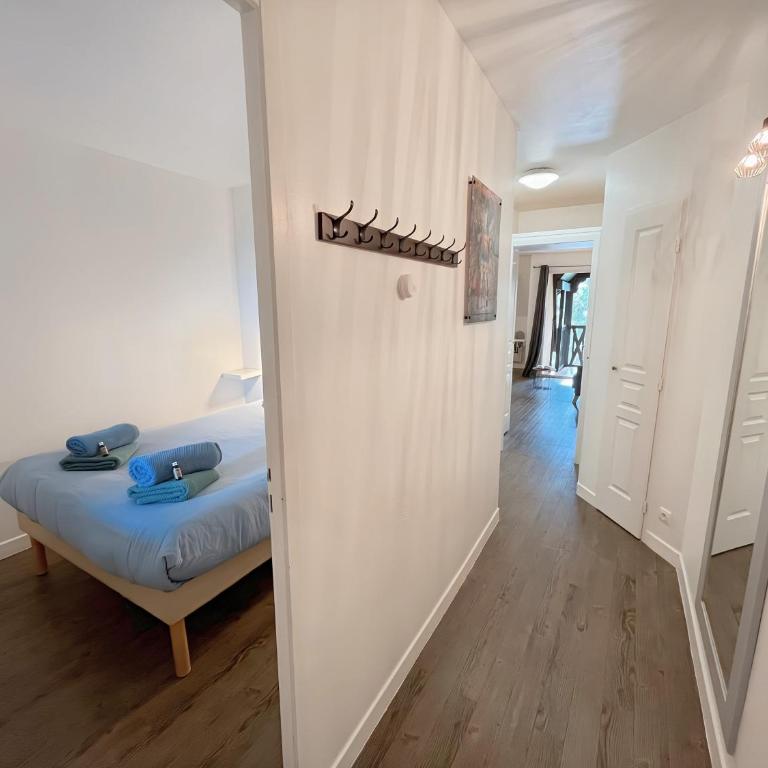 Lovely Apartment with Balcony - Golf course view - Free Parking and Heated Pool - Appartamento con 1 Camera da Letto e Balcone - 24