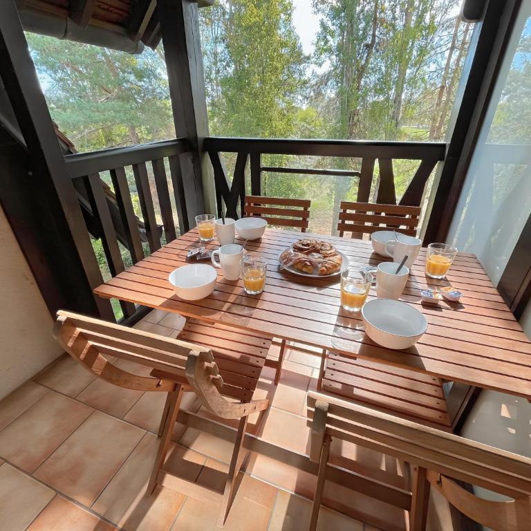 Lovely Apartment with Balcony - Golf course view - Free Parking and Heated Pool - Appartamento con 1 Camera da Letto e Balcone - 5