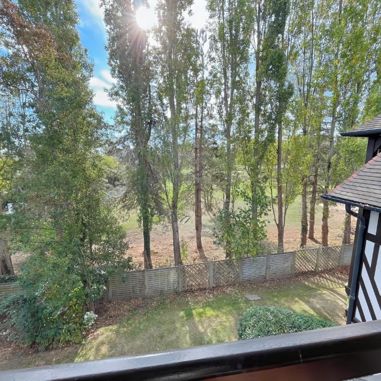Lovely Apartment with Balcony - Golf course view - Free Parking and Heated Pool - Appartamento con 1 Camera da Letto e Balcone - 17