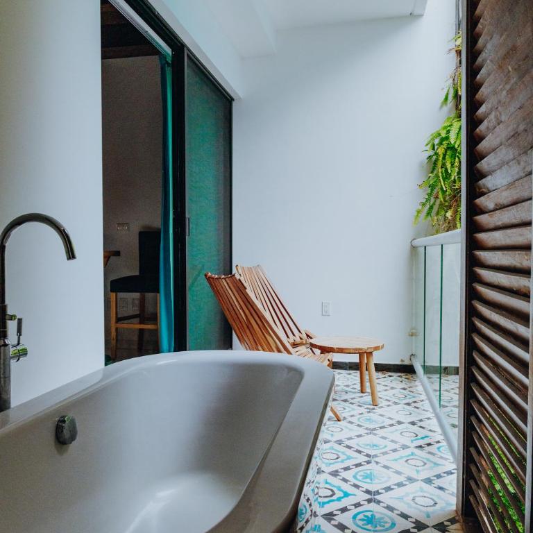 Ame Hotel Boutique & Spa - Deluxe Double Room with Bath - 5