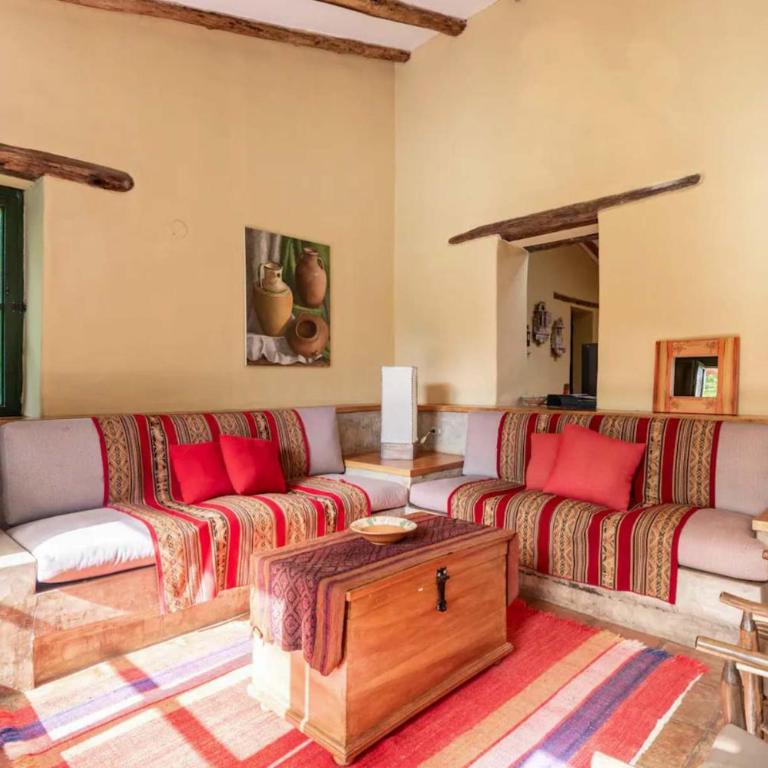 Peaceful 4BR Villa with Nature View - Villa - 1