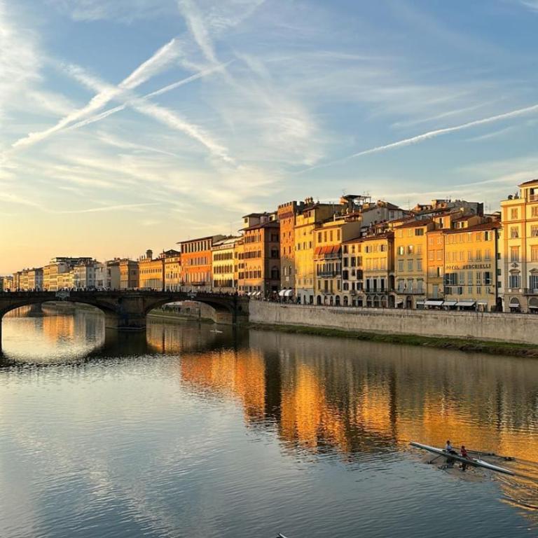 Old Bridge Florence Apartment - Appartamento con 3 Camere da Letto e Vista Acqua - 3