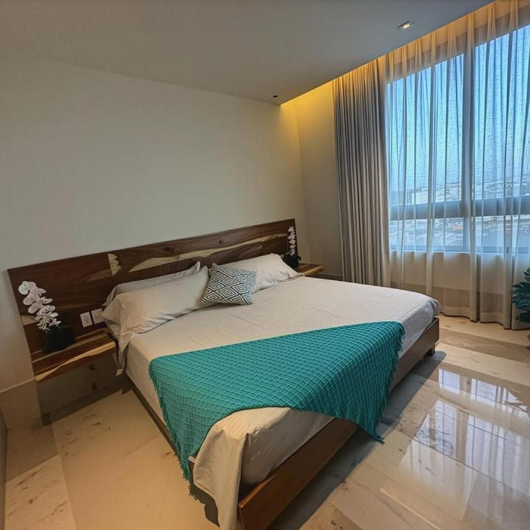 Beachfront 2BR 2BA Condo w Balcony, Ocean Views - Two-Bedroom Apartment with Balcony and Sea View - 22