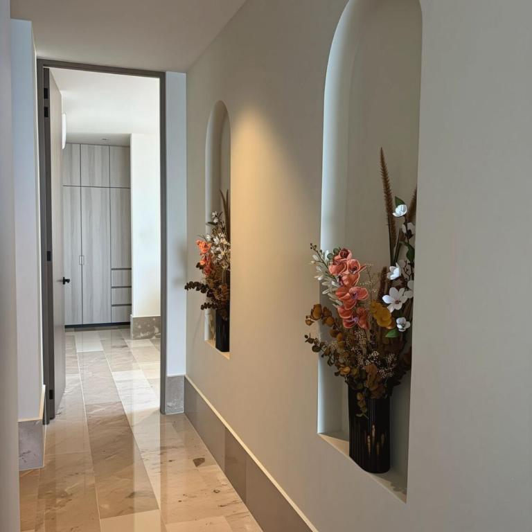 Beachfront 2BR 2BA Condo w Balcony, Ocean Views - Two-Bedroom Apartment with Balcony and Sea View - 34