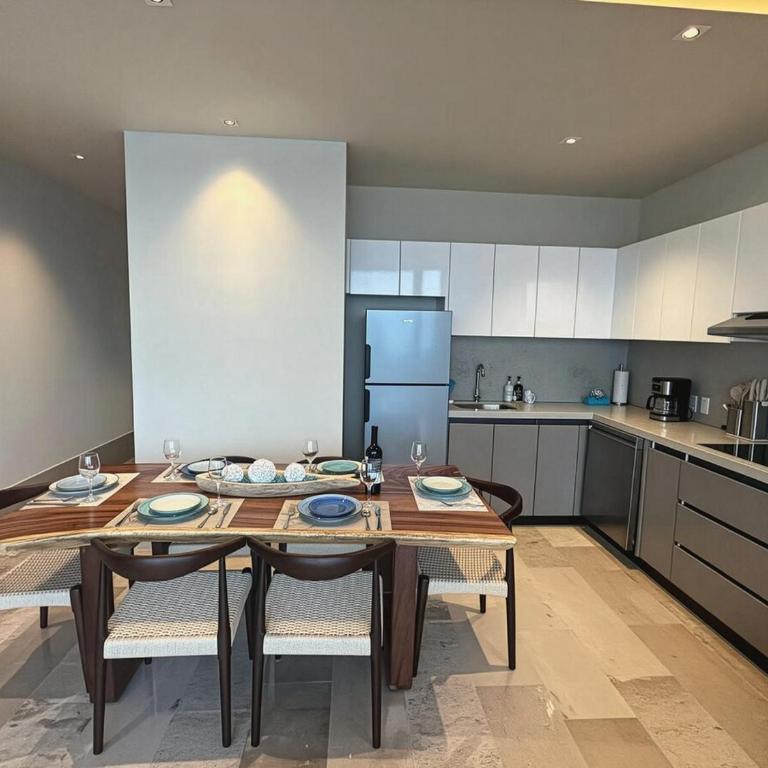 Beachfront 2BR 2BA Condo w Balcony, Ocean Views - Two-Bedroom Apartment with Balcony and Sea View - 37
