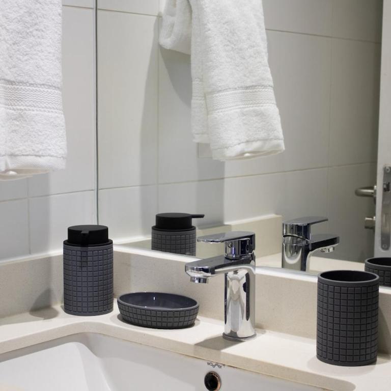 Modern apartment near the Subway and Plaza Egaña Mall - Apartamento Deluxe de 2 dormitorios con balcón - 3