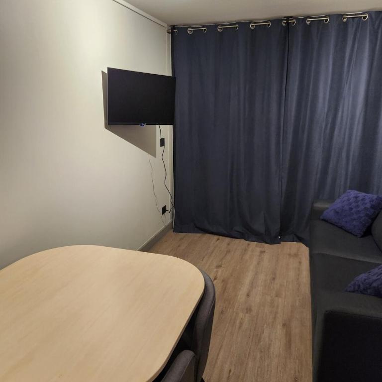 Departamento en zona turistica, Metro Santa Ana - Two-Bedroom Apartment - 13