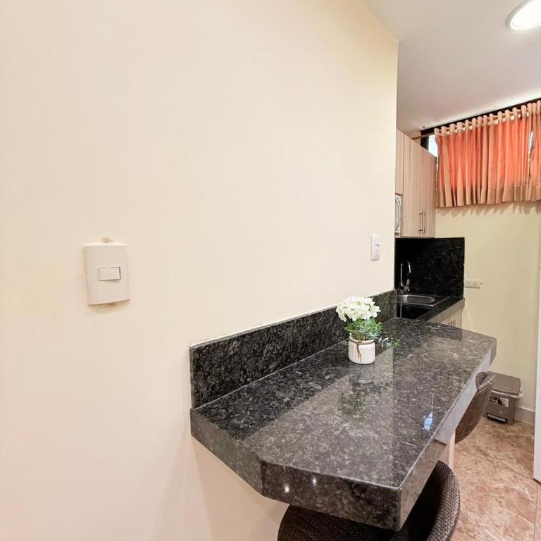 Suite de Lujo con Piscina en la Zona Más Exclusiva de Machala - Apartamento de 1 dormitorio - 25