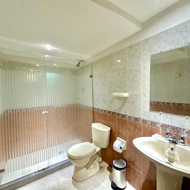 by Calamari Homes - El Porvenir 207 walled city - Two-Bedroom Deluxe Apartment with Balcony - 6