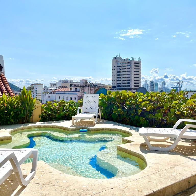 by Calamari Homes - El Porvenir 207 walled city - Two-Bedroom Deluxe Apartment with Balcony - 3
