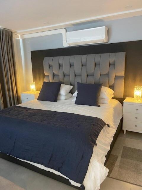 Elegant Studio -Near Parque Poblado & Provenza - One-Bedroom Apartment - 20