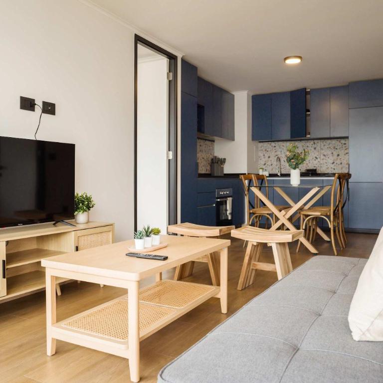 Stylish 2BR Haven for 5 in Lively Las Condes Oasis - Apartment - 7