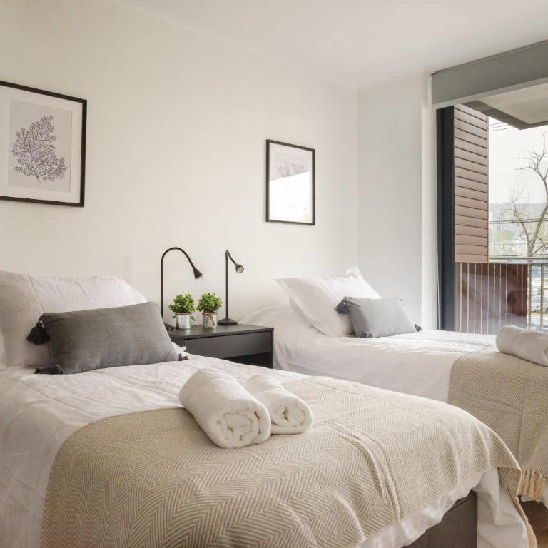 Stylish 2BR Haven for 5 in Lively Las Condes Oasis - Apartment - 15