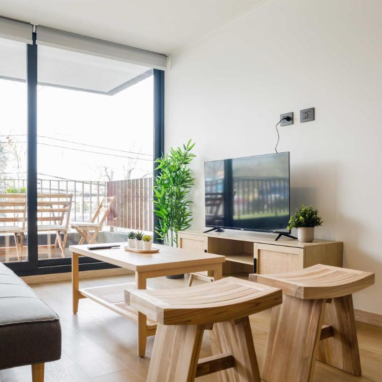 Stylish 2BR Haven for 5 in Lively Las Condes Oasis - Apartment - 20