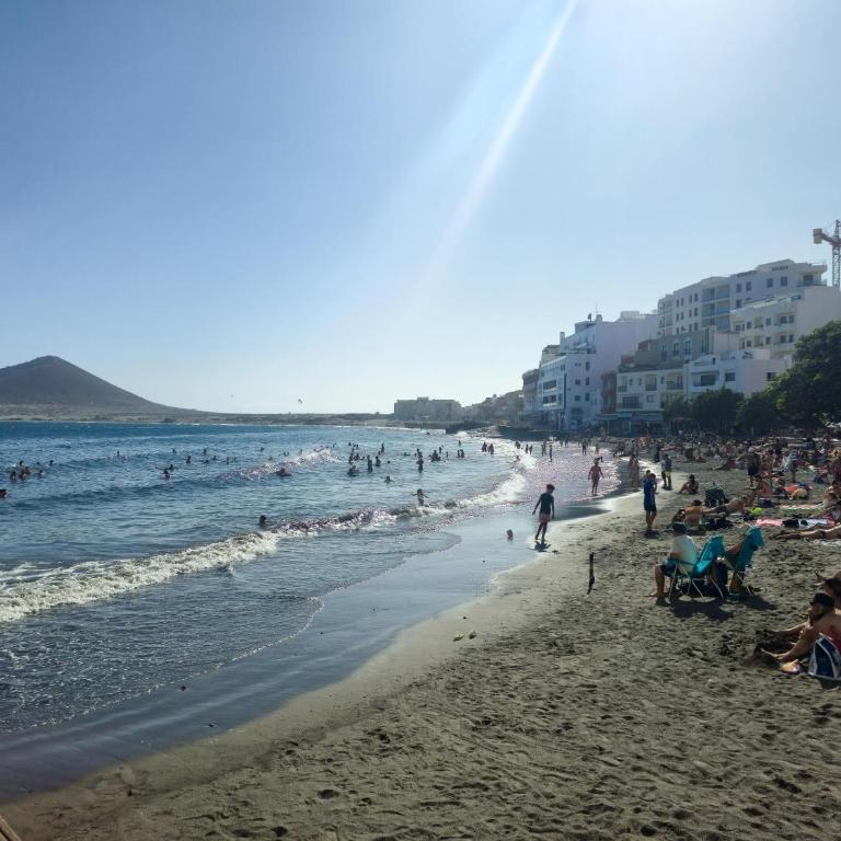 El Médano Sea Breeze by HelloApartments - Apartment - 2