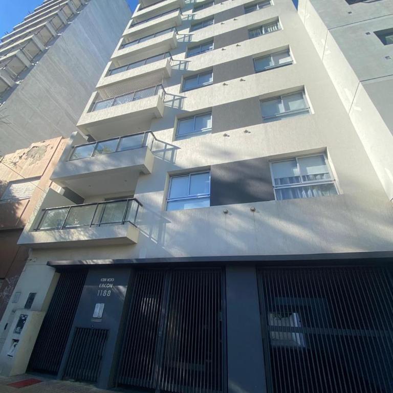 Departamento 1 dormitorio centrico, La Plata - One-Bedroom Apartment - 2