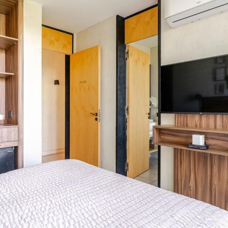 Casa Viña Guesthouse - Habitación con cama grande y vistas al jardín - 2