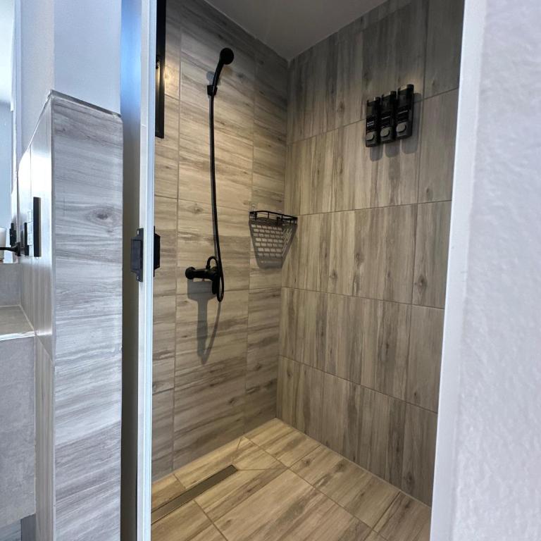 Box Point Moto & Resort - Habitación Triple - 3