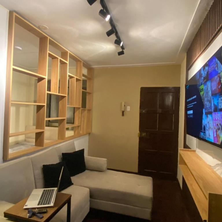 Céntrico Dpto Puca Lima a 2 cuadras de Hospital Rebagliati y Real Plaza Salaverry - Two-Bedroom Apartment with Garden View - 11