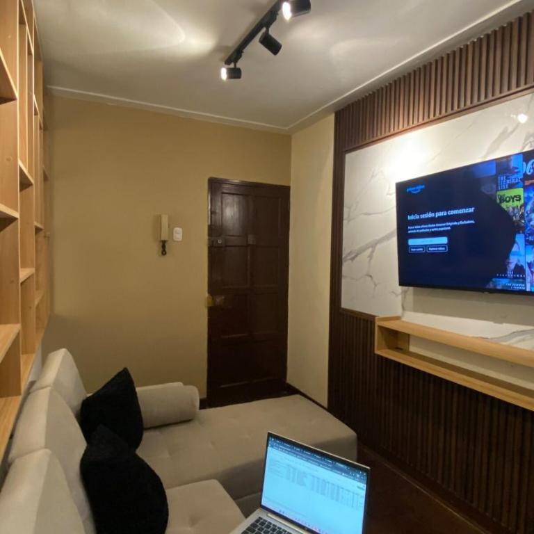 Céntrico Dpto Puca Lima a 2 cuadras de Hospital Rebagliati y Real Plaza Salaverry - Two-Bedroom Apartment with Garden View - 21
