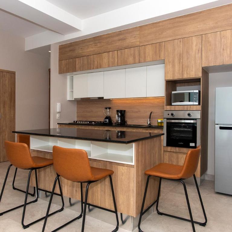 Luxury and Comfort in Gaudalajara 10 minutes away from Expo Guadalajara - Two-Bedroom Apartment - 16
