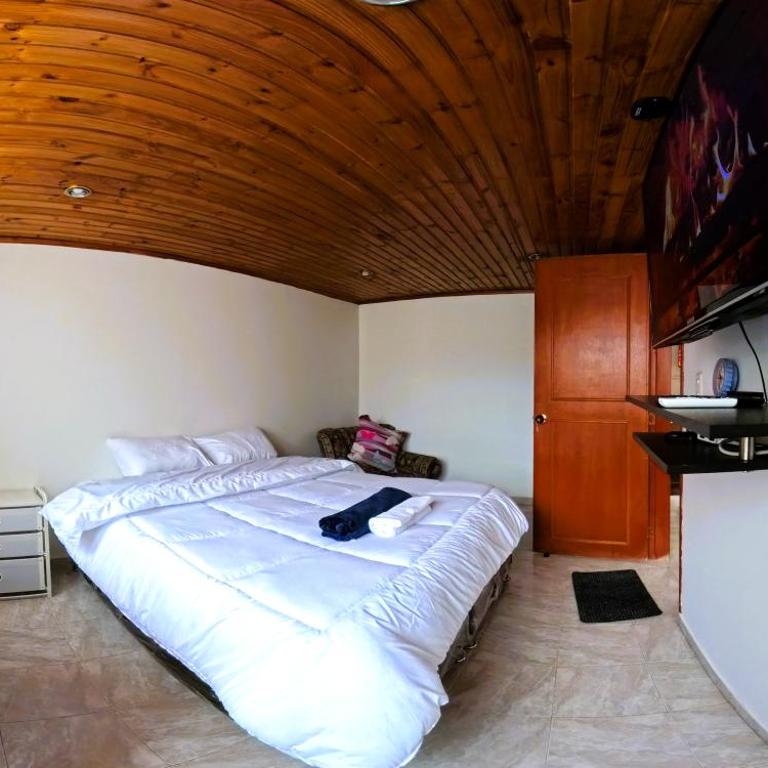 Casa de huéspedes aeropuerto CAS - Habitación Familiar con baño privado - 9