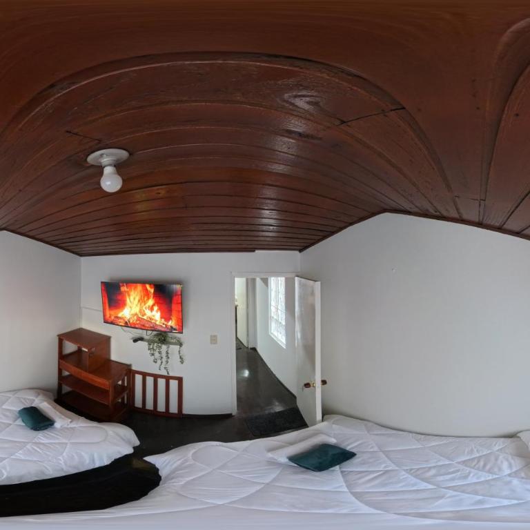 Casa de huéspedes aeropuerto CAS - Habitación Doble con baño privado externo - 1