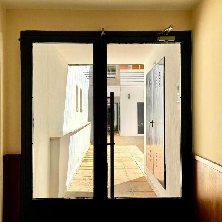 Nice apartment with shared pool - Three-Bedroom Apartment - 9