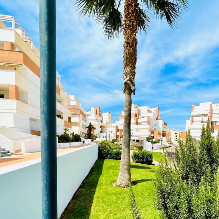Nice apartment with shared pool - Three-Bedroom Apartment - 38