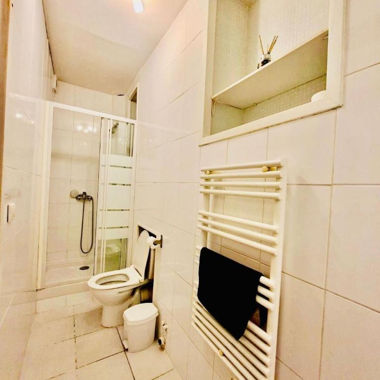 2 Pièces en étage au Centre-ville de Nice - Appartement 1 Chambre - 6