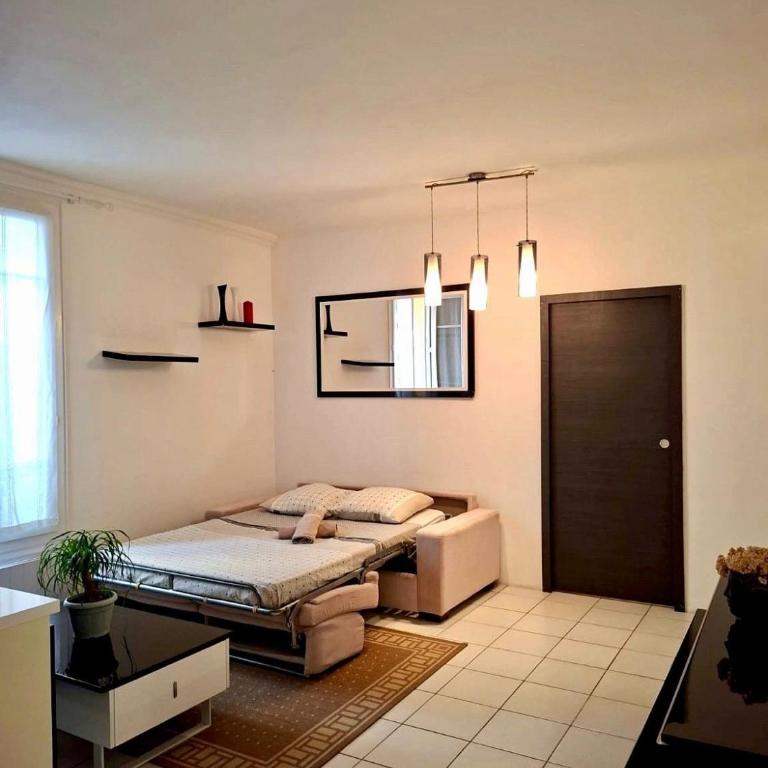 2 Pièces en étage au Centre-ville de Nice - Appartement 1 Chambre - 10