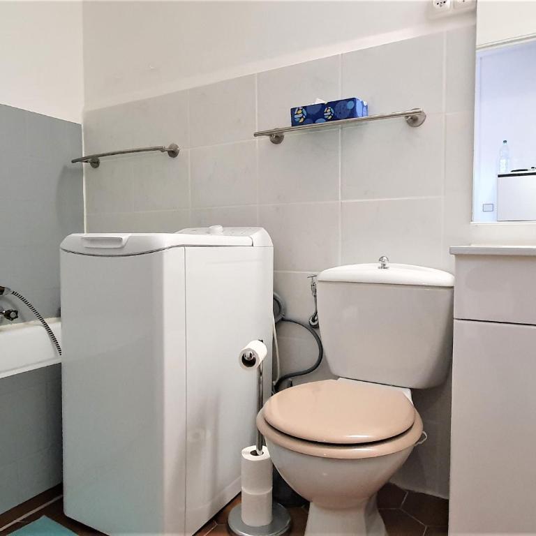 Studio à Sainte-Maxime avec parking, balcon, animaux admis - FR-1-780-37 - Apartment - 11