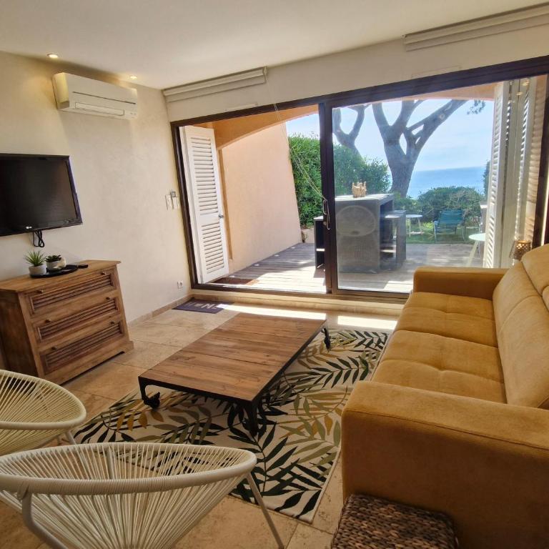 Appartement climatisé 2 pièces avec vue mer : 4 pers, piscine, parking - FR-1-780-38 - Apartamento - 11
