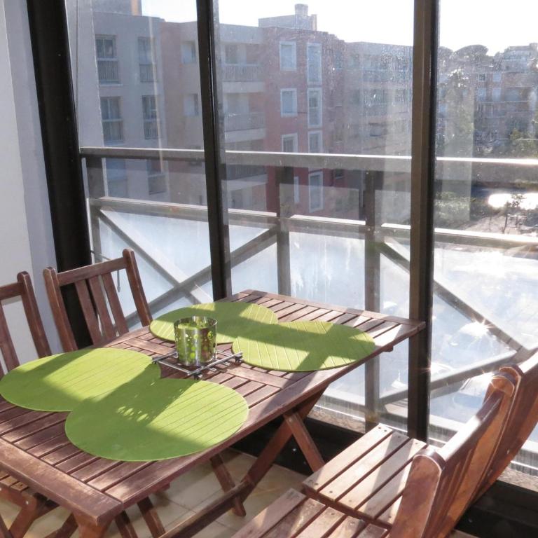 Studio cosy avec balcon et parking, animaux admis, près des plages à Sainte-Maxime - FR-1-780-7 - Apartment - 10