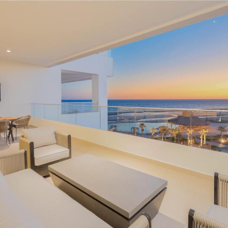 Beachfront Elegance at Las Palomas - Apartamento - 2