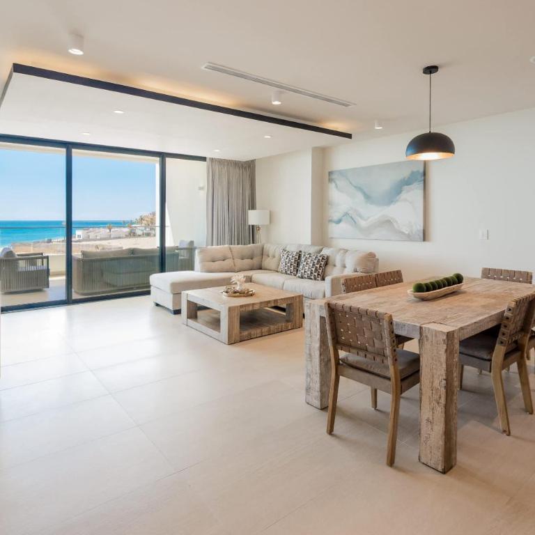 Beachfront Elegance at Las Palomas - Apartamento - 3