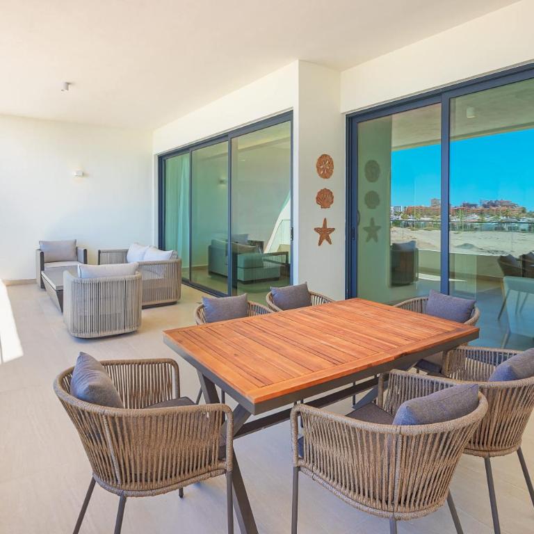 Beachfront Elegance at Las Palomas - Apartamento - 27