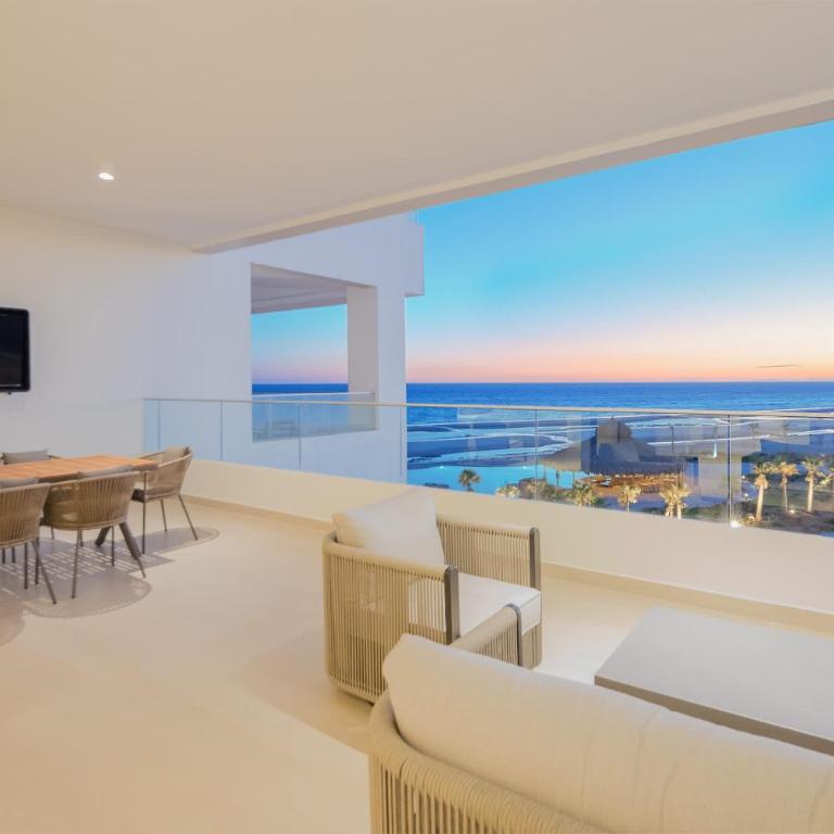 Beachfront Elegance at Las Palomas - Apartamento - 32