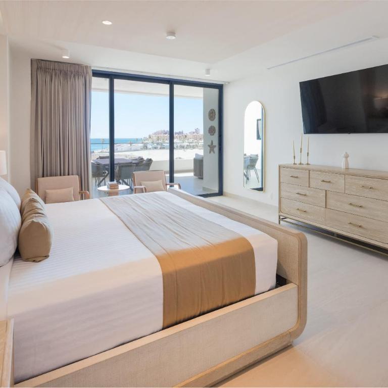 Beachfront Elegance at Las Palomas - Apartamento - 38