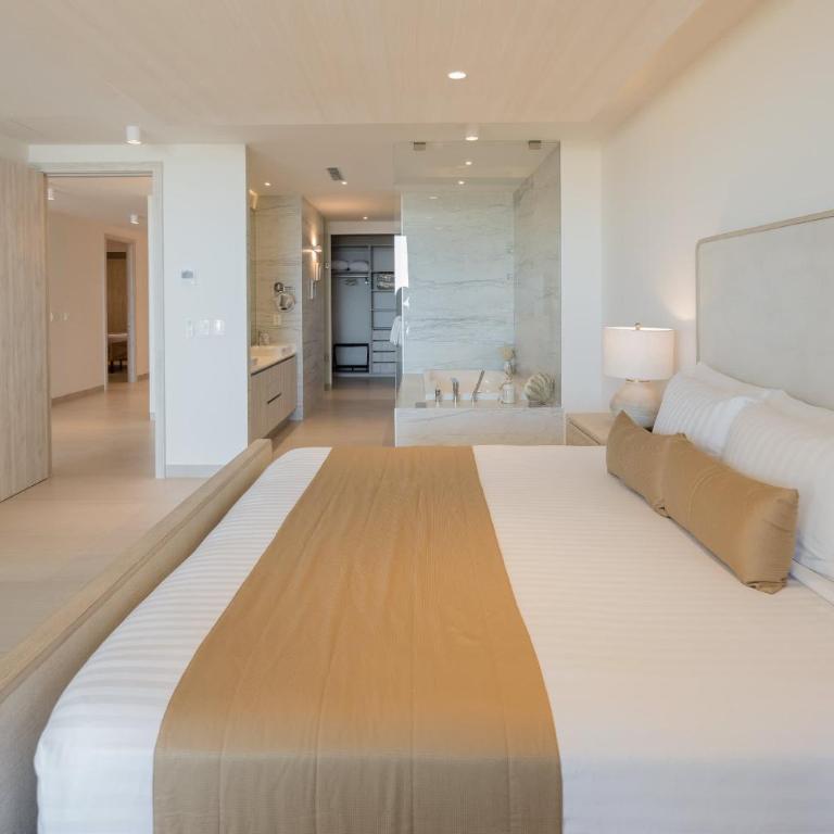 Beachfront Elegance at Las Palomas - Apartamento - 40