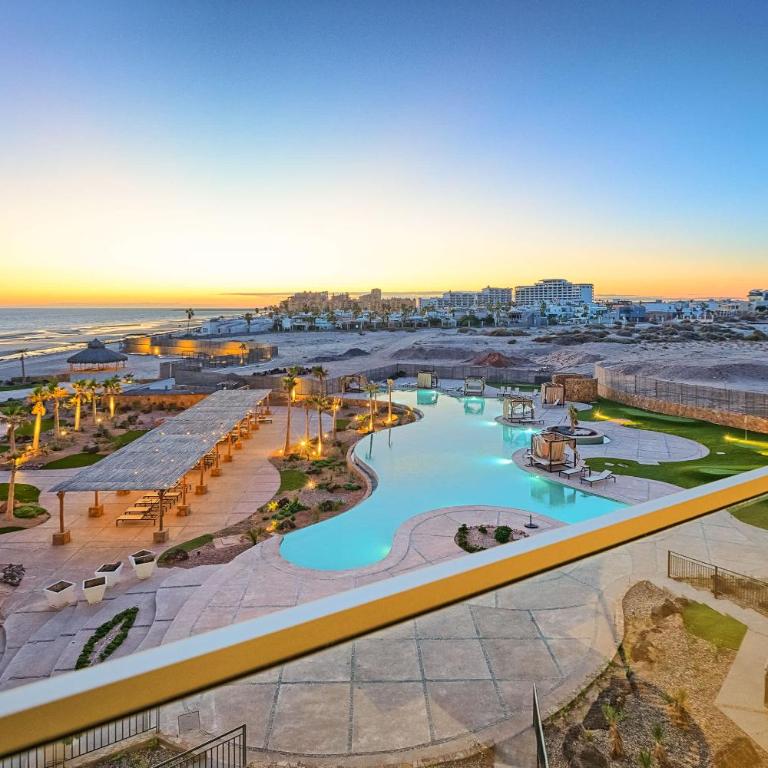 Beachfront Elegance at Las Palomas - Apartamento - 47