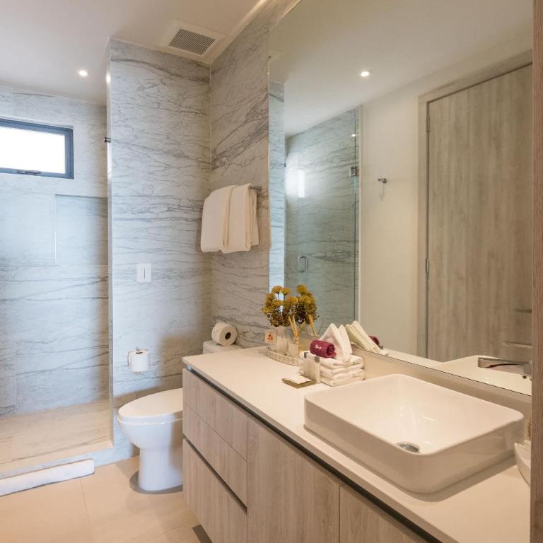 Beachfront Elegance at Las Palomas - Apartamento - 60
