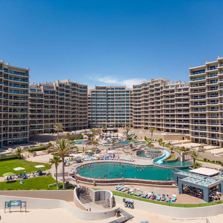 Beachfront Elegance at Las Palomas - Apartamento - 71