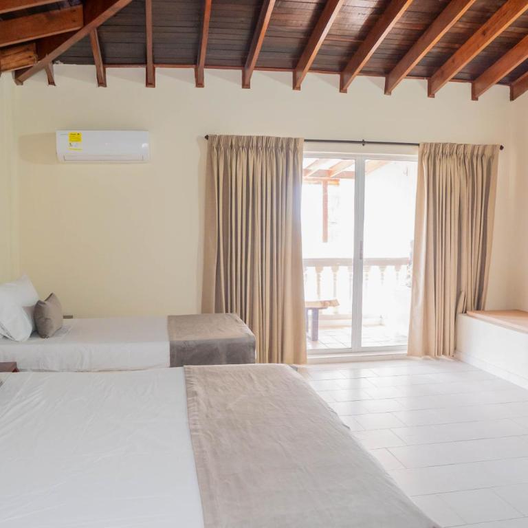 Playa Palmeras BEACH RESORT - Suite Estándar - 3