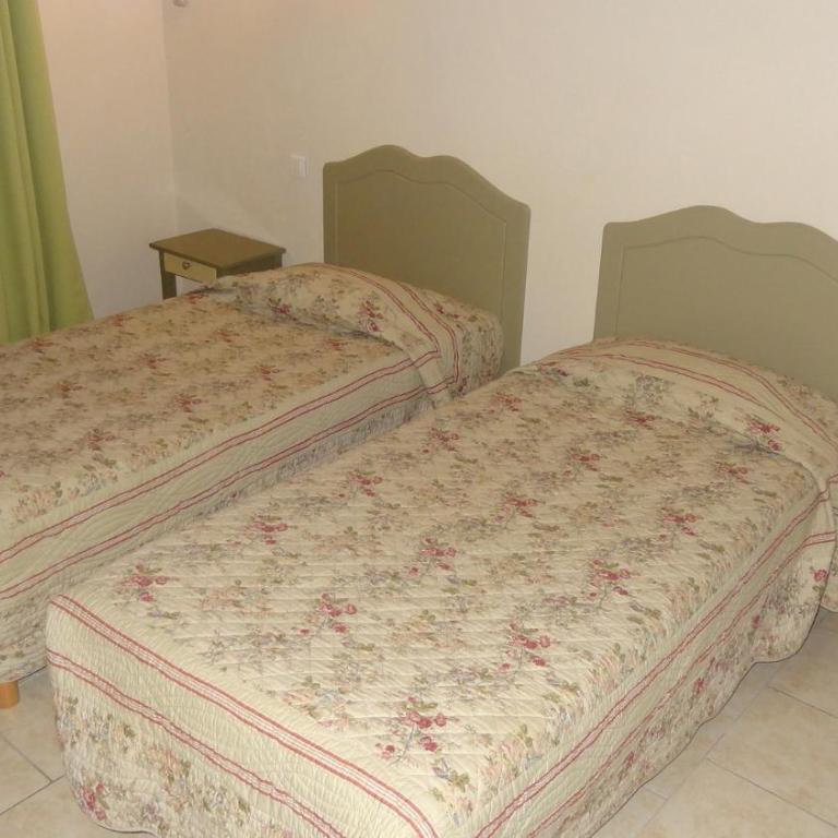 Auberge de la Fadaise - Chambre Lits Jumeaux - Vue sur Piscine - 2