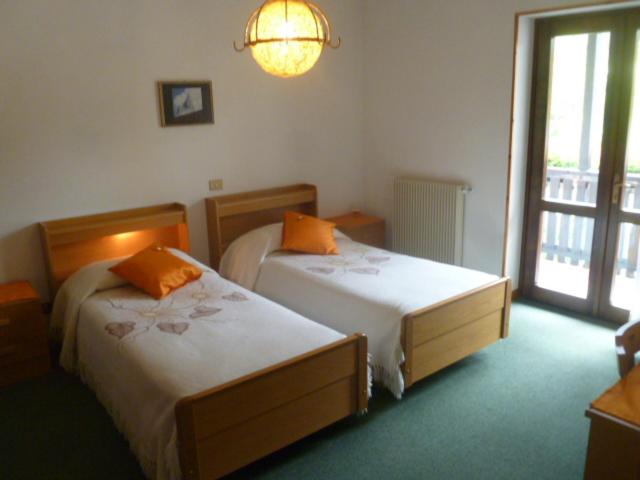 Albergo Negritella - Camera Doppia con Letti Singoli con Balcone - 3