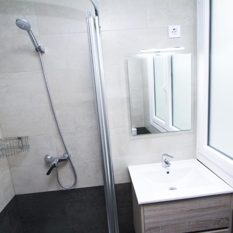 Apartamento PINEDA 4 - Apartment - 24