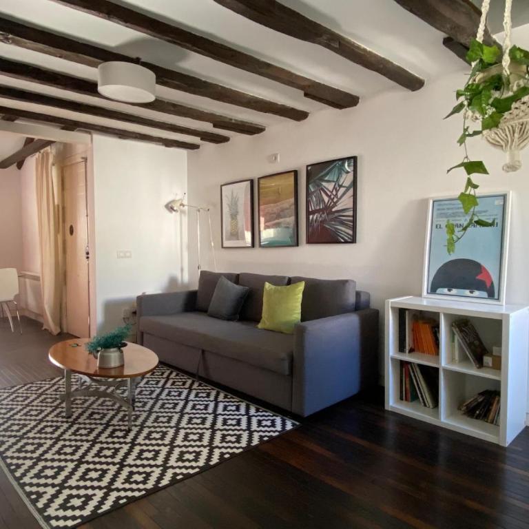 Cozy Duplex in Malasaña - Ac10 - One-Bedroom Apartment - 16